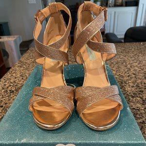 Betsy Johnson Blue Champagne Glitter Wedges Women’s 8.5